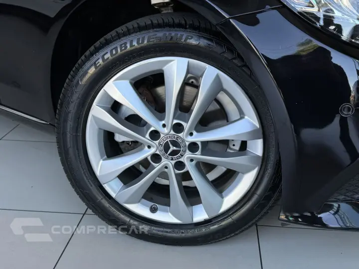C 180 1.6 16V 4P CGI AVANTGARDE TURBO AUTOMÁTICO