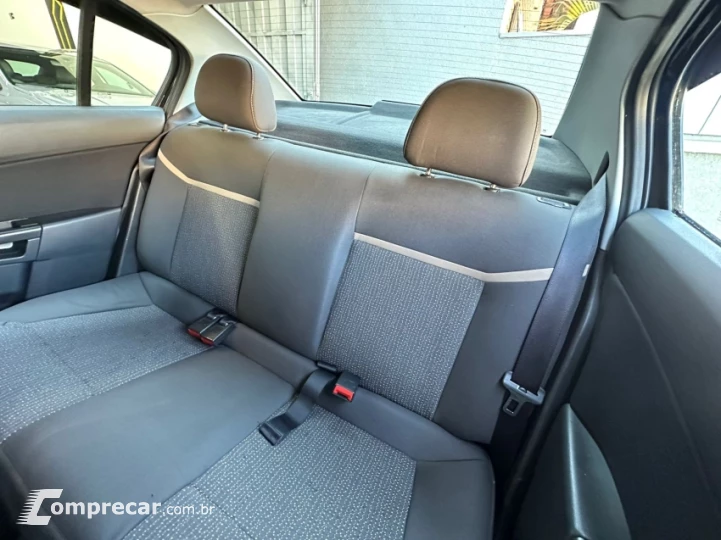 VECTRA 2.0 MPFI Expression 8V