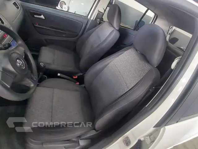 FOX - 1.6 MI 8V 4P MANUAL