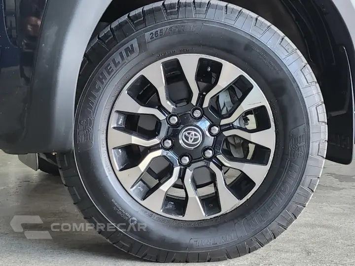 HILUX 2.8 D-4D TURBO DIESEL CD SRX LIMITED 4X4 AUTOMÁTICO