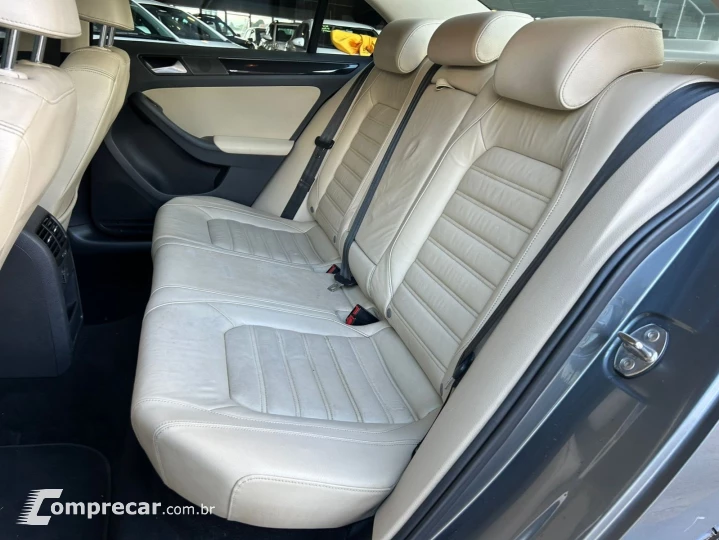 JETTA 2.0 TSI HIGHLINE 211CV GASOLINA 4P TIPTRONIC