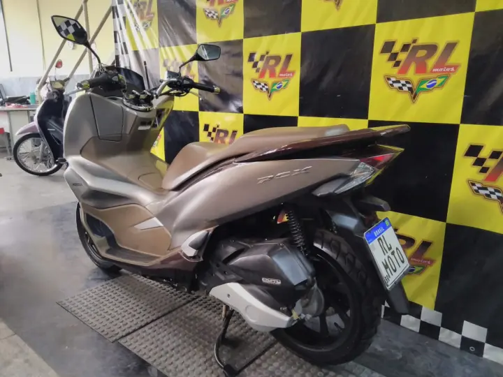 PCX 150 DLX