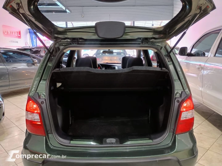 LIVINA 1.6 X-gear 16V