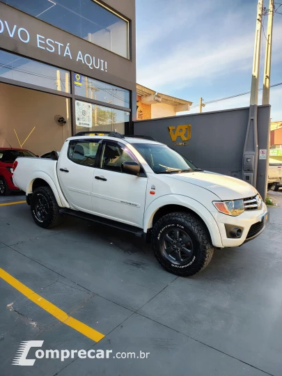 L200 Triton HLS 2.4 Flex 16V CD Mec.