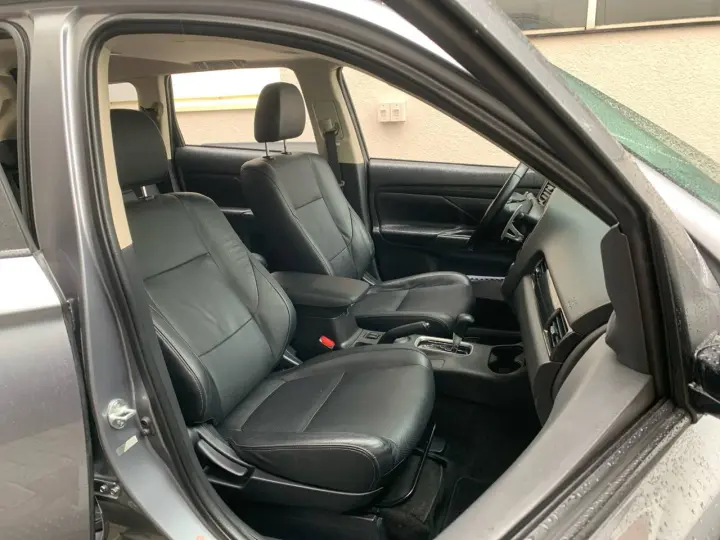 OUTLANDER 2.0 16V 160cv Aut.