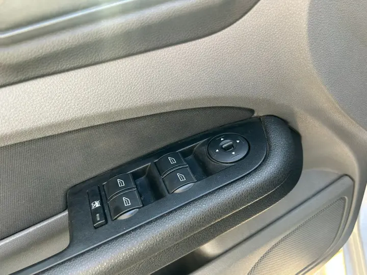 Focus Sedan 2.0 16V/2.0 16V Flex 4p