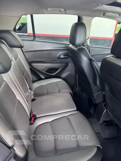 Tracker 1.8 LTZ com teto solar