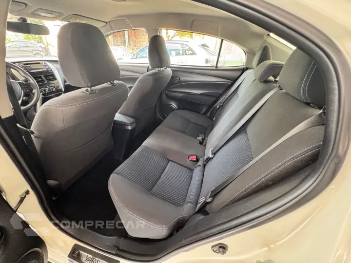 YARIS 1.5 16V FLEX SEDAN XL MANUAL
