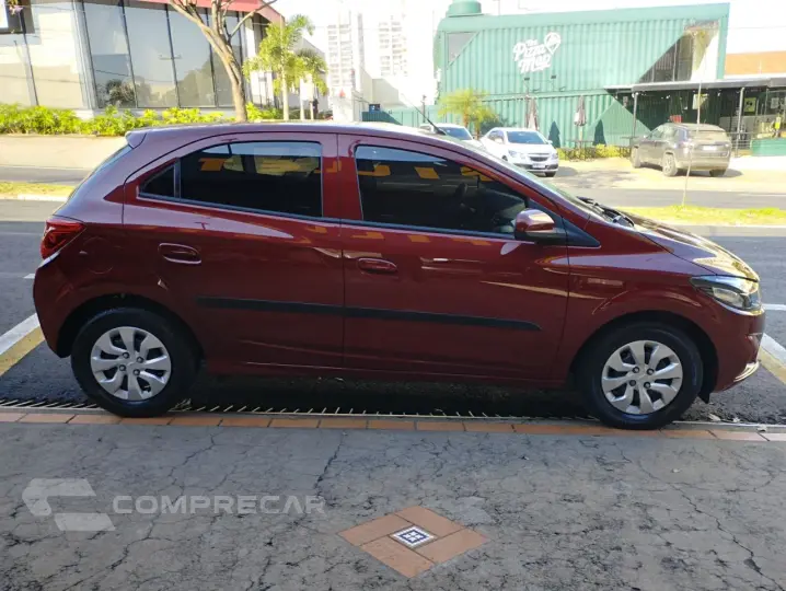 Onix Hatch 1.0 12V 4P FLEX LT