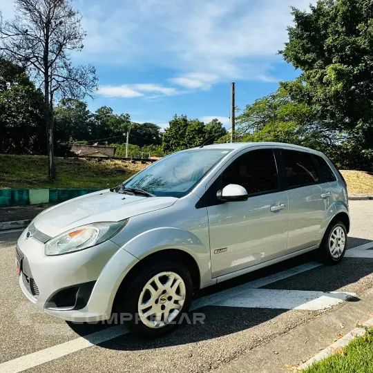 FIESTA 1.6 MPI Class Hatch 8V