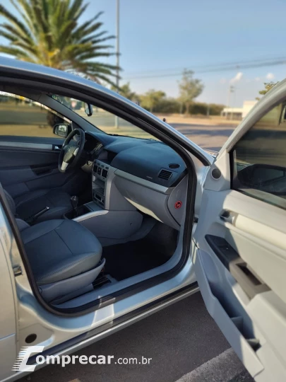 VECTRA 2.0 MPFI Elegance 8V