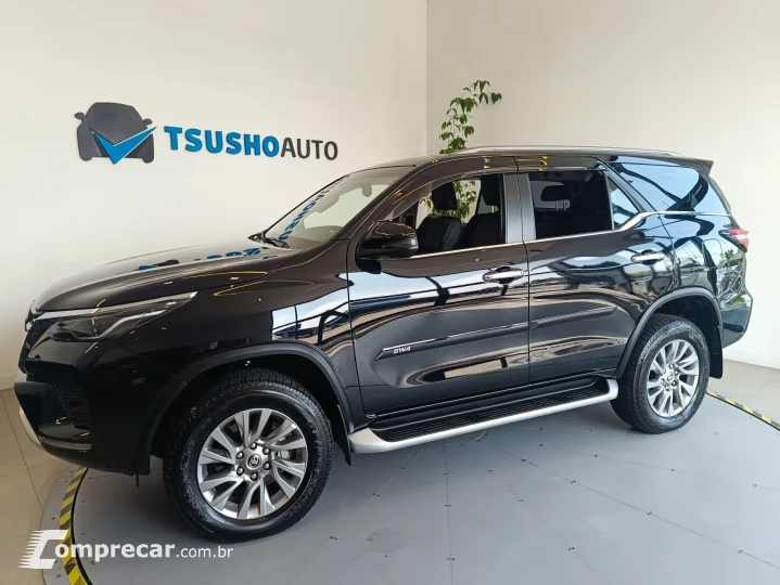 HILUX SW4 2.8 D-4D TURBO SRX 7L 4X4 AUTOMÁTICO