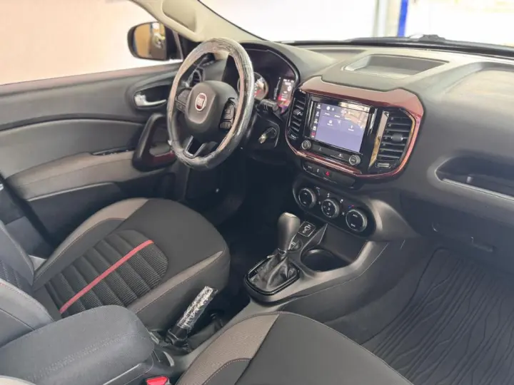 TORO 1.8 16V EVO Freedom AT6