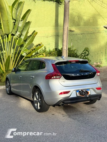 V40 2.0 T4 Momentum
