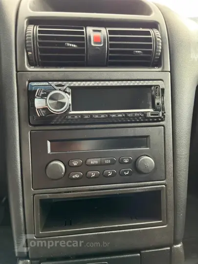 ASTRA 2.0 MPFI Advantage Sedan 8V