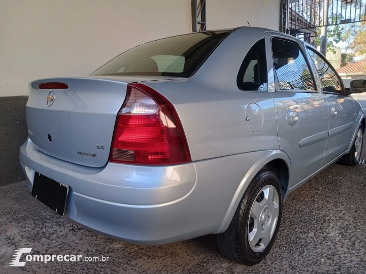 CORSA 1.4 MPFI Premium Sedan 8V