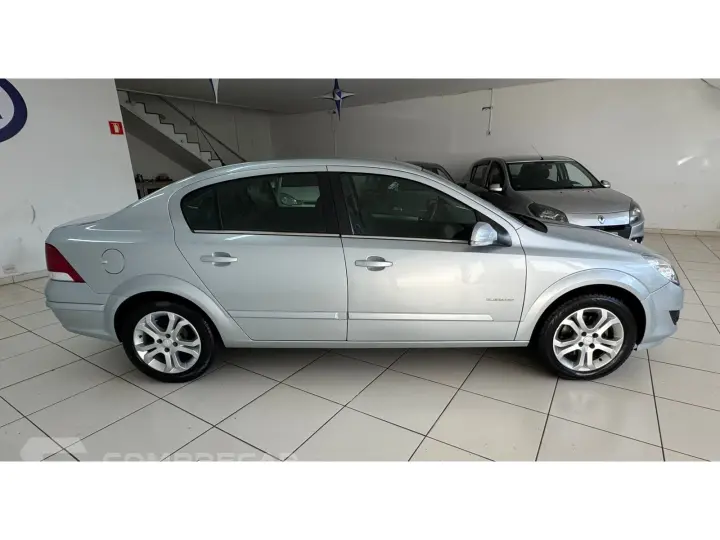 VECTRA 2.0 MPFI ELEGANCE 8V FLEX 4P MANUAL