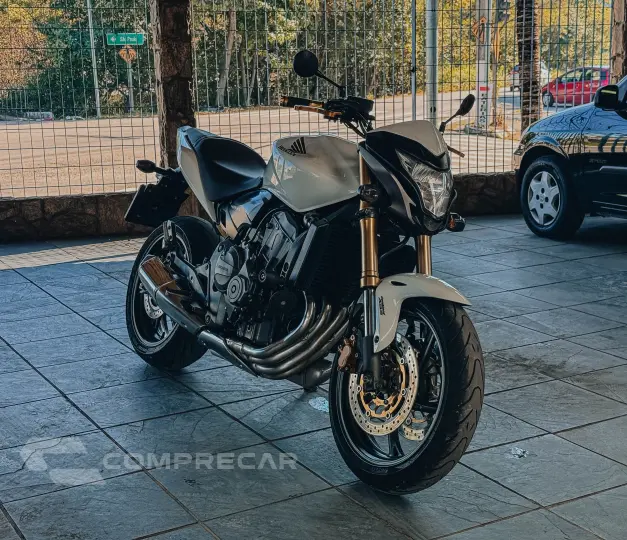 CB 600F Hornet