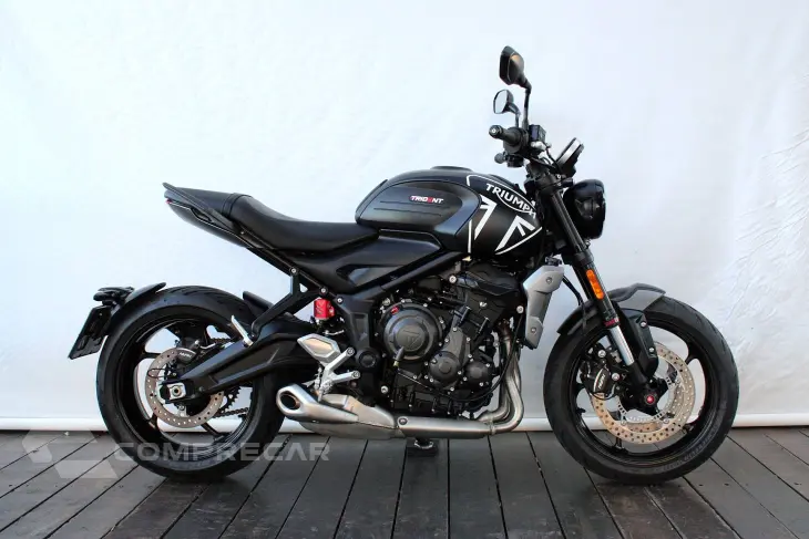 TRIUMPH TRIDENT 660