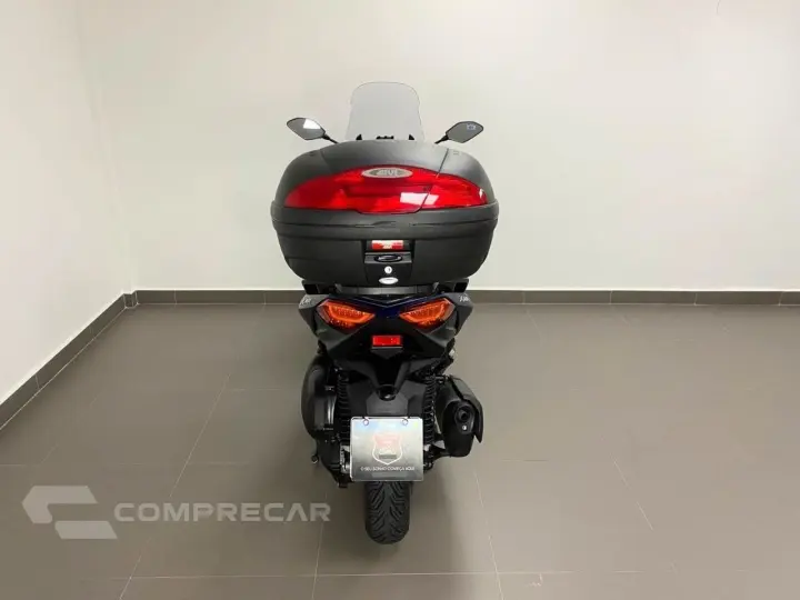 YAMAHA XMAX ABS