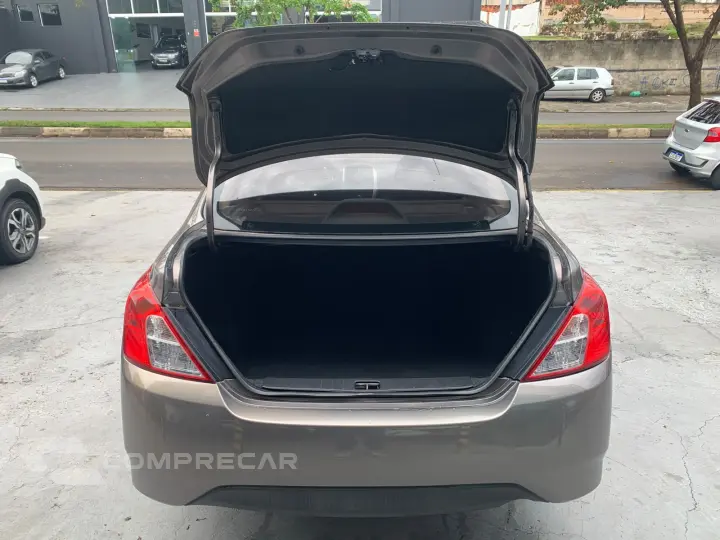 Nissan Versa SL 1.6 16V Flexstart 4P Mec.