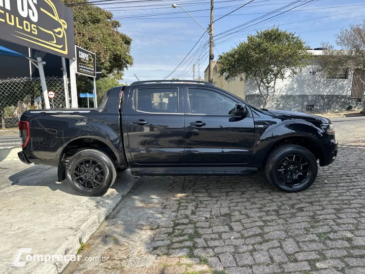 RANGER 2.2 Black 4X2 CD 16V