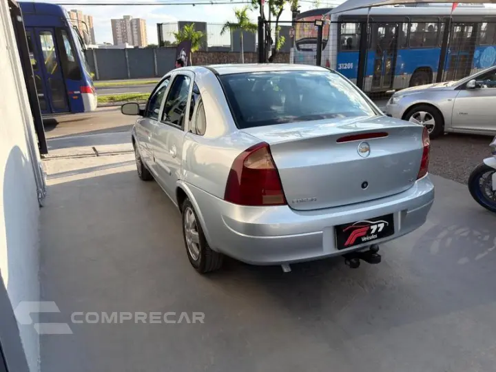 CORSA SEDAN PREMIUM