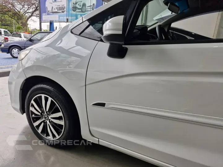 FIT 1.5 LX 16V FLEX 4P AUTOMÁTICO