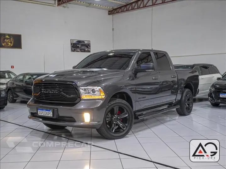 CLASSIC 5.7 V8 Laramie Night Edition CD 4X4
