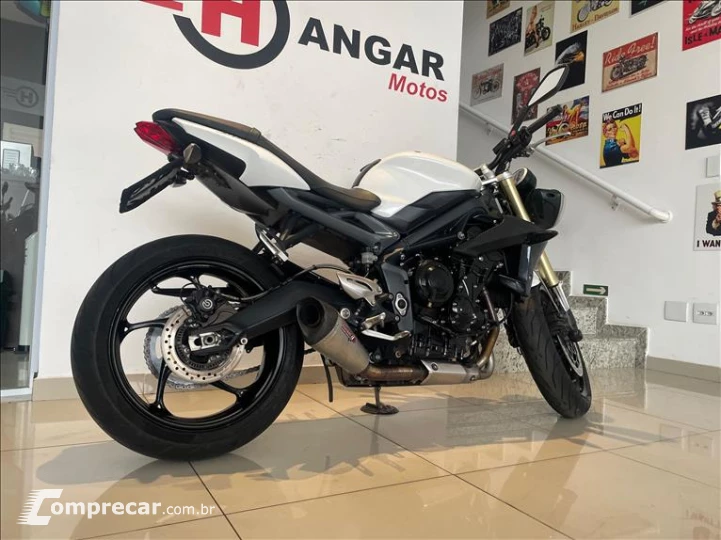 STREET TRIPLE 675