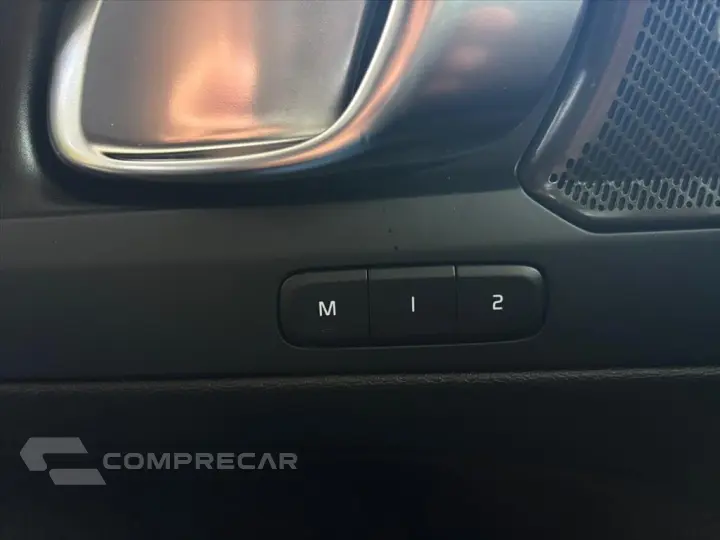 XC40 P8 RECHARGE TWIN ELECTRIC ULTIMATE AWD