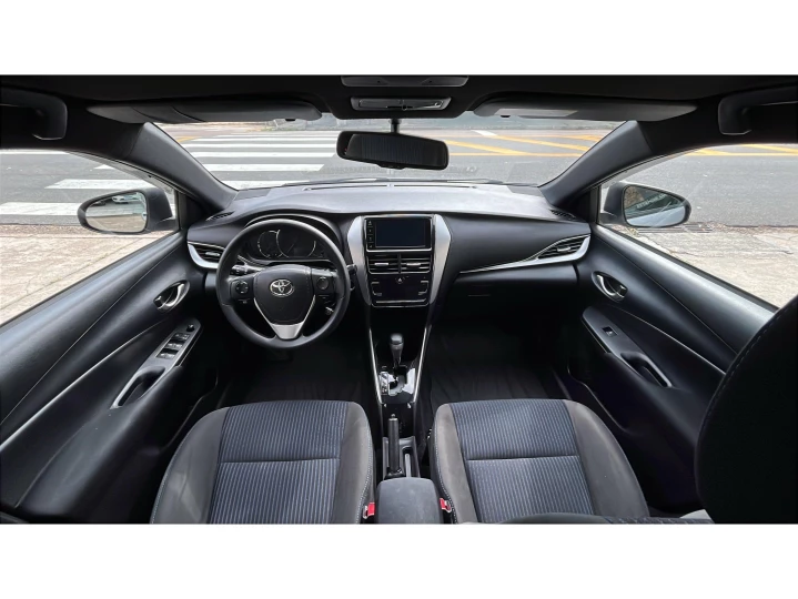 YARIS 1.3 16V FLEX XL PLUS TECH MULTIDRIVE