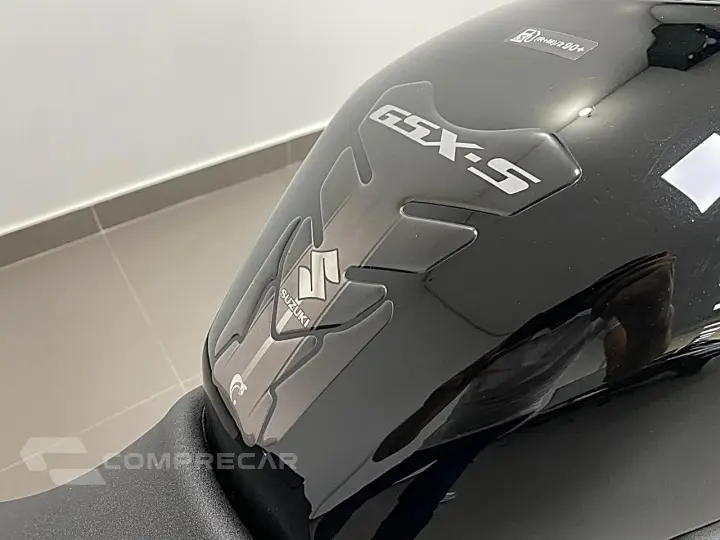 SUZUKI GSX-8S