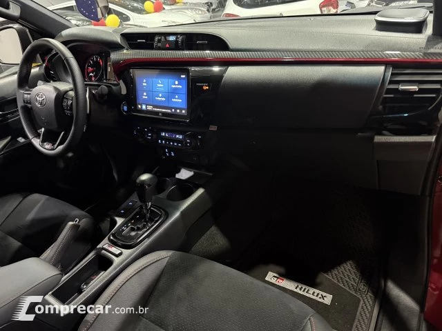 HILUX - 2.8 D-4D TURBO CD GR-S 4X4 AUTOMÁTICO