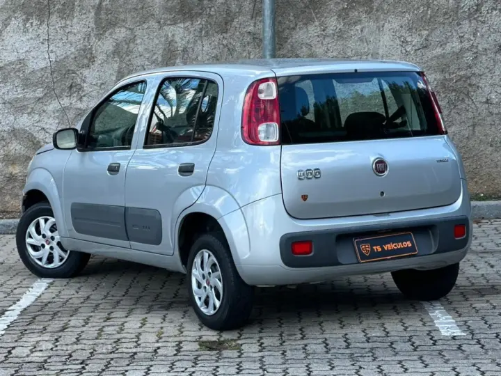 UNO 1.0 EVO VIVACE 8V FLEX 4P MANUAL