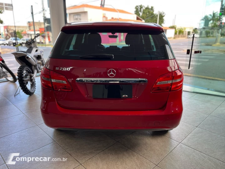 B 200 1.6 TURBO GASOLINA 4P AUTOMÁTICO