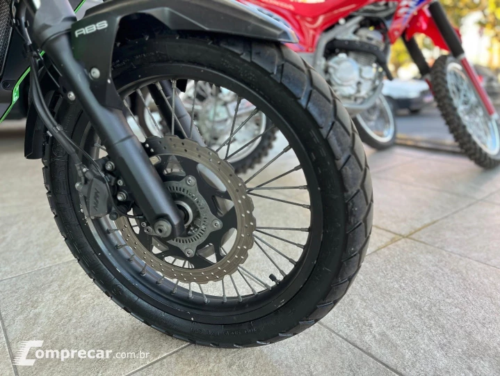 VERSYS-X 300