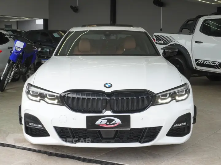 320i 2.0 16V TURBO GASOLINA M SPORT AUTOMÁTICO