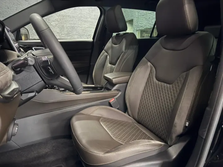 COMMANDER 1.3 T270 TURBO FLEX OVERLAND AT6