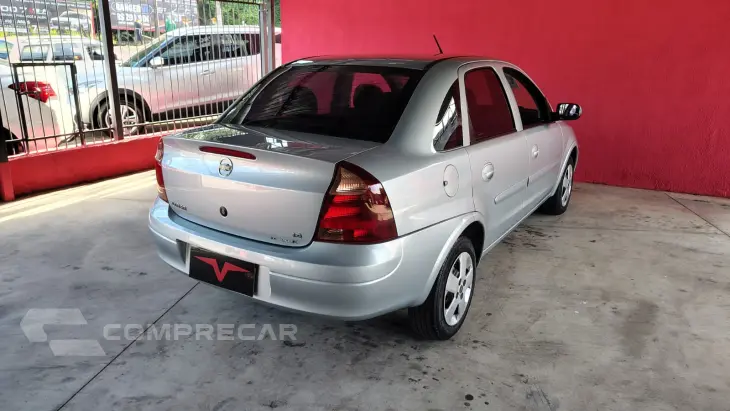 CORSA 1.4 MPFI Premium Sedan 8V