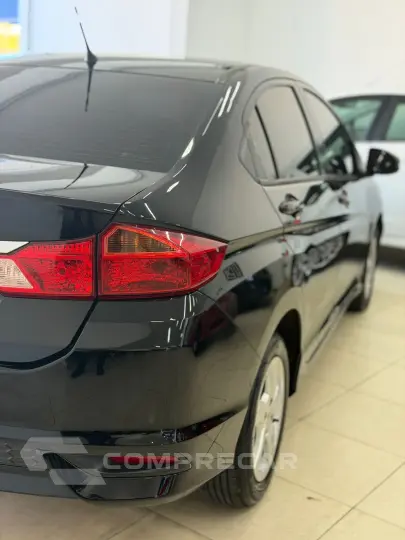 CITY 1.5 DX Sedan 16V