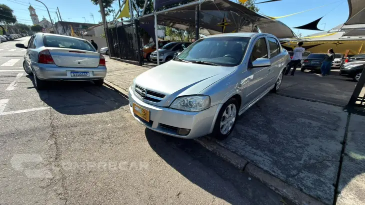 ASTRA 2.0 MPFI Advantage Sedan 8V