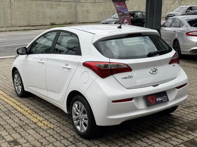 HB20 - 1.0 COMFORT PLUS 12V 4P MANUAL