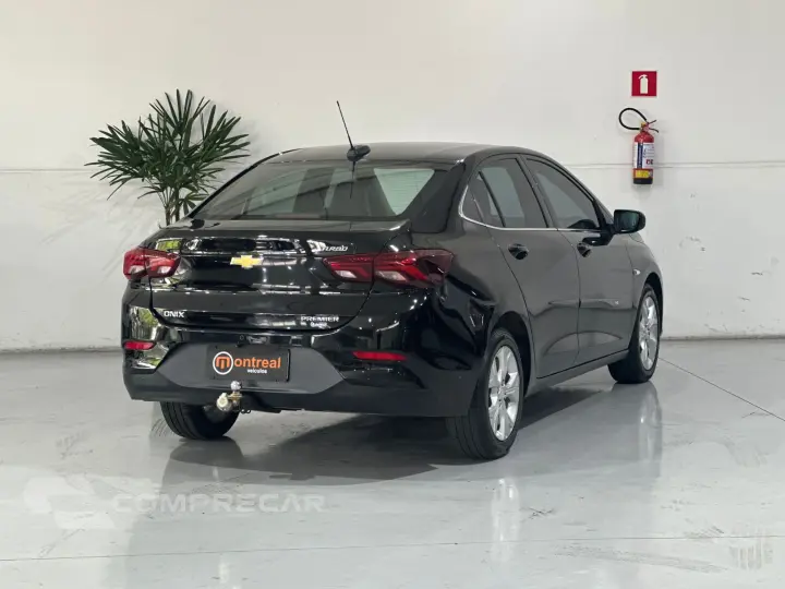 ONIX 1.0 Turbo Plus Premier