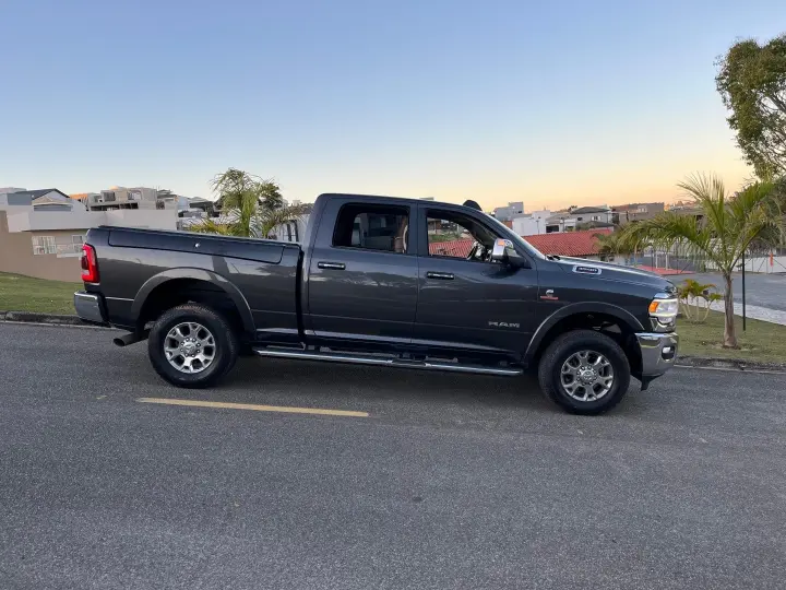 3500 6.7 I6 TURBO DIESEL LARAMIE CD 4X4 AUTOMÁTICO