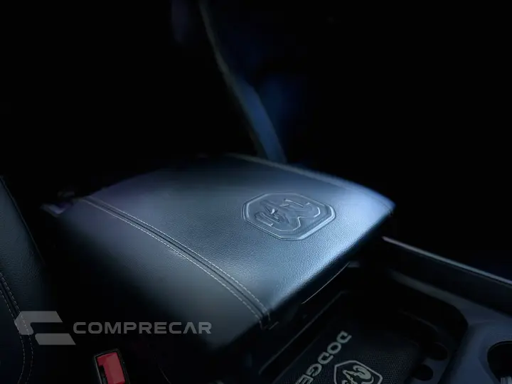 RAM 5.7 V8 1500 Rebel CD 4X4