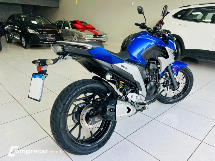 FZ25 250 FAZER CAPITÃ MARVEL FLEX