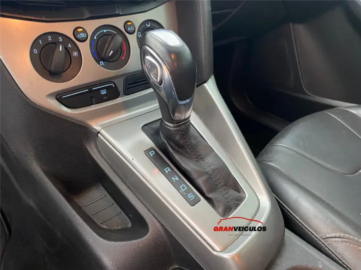 FOCUS 1.6 SE 16V FLEX 4P POWERSHIFT