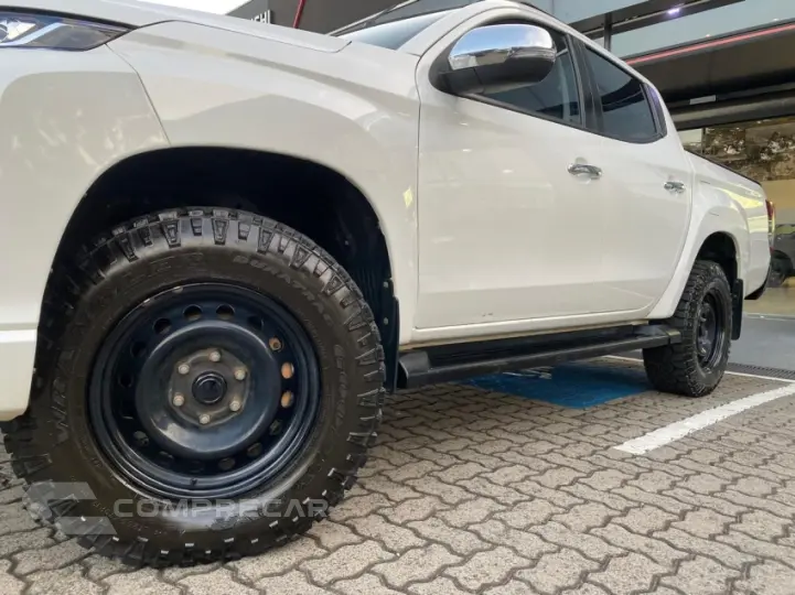 L200 TRITON 2.4 16V Turbo Sport HPE CD 4X4