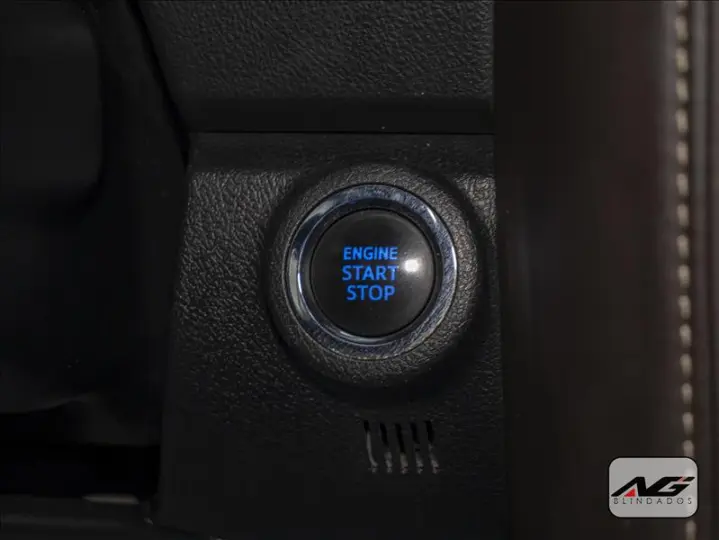 HILUX SW4 2.7 SRV 7 Lugares 4X2 16V